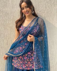 डिजाइनर कपड़े, Neha Sharma, Indian Designer Suits, Indian Dresses Traditional, Kurti Designs Party Wear