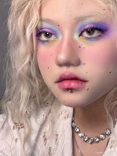 Colorful Ethereal Makeup, Watercolor Makeup Looks, Cute Makeup Looks Colorful, Funky Makeup Creative, Ethereal Makeup Looks, Weird Makeup Looks, Opal Makeup