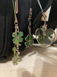 Clover Aesthetic, Clover Keychain, Clover Jewelry, Tanah Liat, Clover Charm, Dope Jewelry, Lucky Charms, Lucky Clover