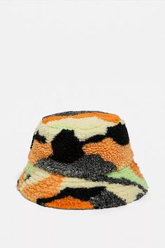 Pretty Hats, Urban Outfitters Men, Reversible Bucket Hat, Mens Designer Fashion, Wave Pattern, Men's Collection, Fashion Online Shop, Mens Clothing Styles, Your Head