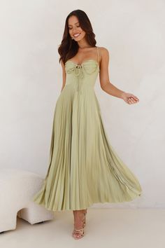 Fashion For Women | Official Online Store Paris Outfit Aesthetic, Green Flowy Dress, Elegante Y Chic, Dress Code Wedding, Long Sundress, Garden Party Dress, Maxi Robes, Maxi Dress Green, Hoco Dresses