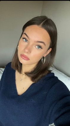 Short Hair Clean Look, Clean Girl Short Hair, Short Hair Inspo Aesthetic, Effortless Makeup Look, Emma Aurora, Short Hair Blowout, Beautiful Short Hairstyles, Annika Volkov