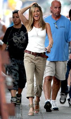 Jennifer Aniston love her styles Jennifer Aniston Body, Jennifer Anniston Style, Celebrity Style Guide, Jen Aniston, Jennifer Aniston, Her Style, Look Fashion