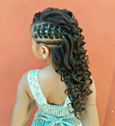 Nice to see a refreshing hairstyle that I’ve never seen before! 👌🏽 Cute Easter Hairstyles, Kids Easter Hairstyles, Girl Hair Dos, Lil Girl Hairstyles, Easter Hairstyles For Kids, Toddler Hairstyles Girl, Bows Diy