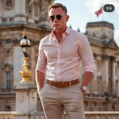 Gentlemen Lifestyle, James Bond Outfits, Bond Outfits, Bond Style, Smart Casual Menswear, Mens Business Casual Outfits, Smart Casual Dress, Casual Menswear