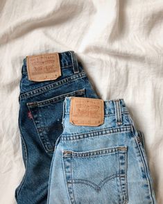 Looking for vintage levis? Weve got em! These classics never go out of style and are a need for anyones wardrobe! These are grade A vintage levi denim jeans, however, there may be some natural fading or distressed. Any major flaw(s) will be noted. Styles: 550, 505, 516, 551, 511, and 517! **My Boho Denim, Levis Vintage, Retro Jeans, Custom Jeans, Jean Vintage, Painted Jeans, Painted Denim