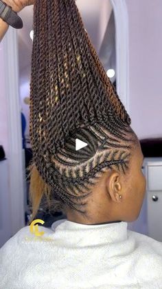 Mohawk With Twists Black Hair, Scape Braids For Black Women, Mohawk Cornrows For Black Women, Boho Braids Mohawk, Cornrow Mohawk Hairstyles Black, Mohawk Twist Out Natural Hair, Boho Braided Mohawk, Faux Locs Mohawk Styles, No Extension Cornrows