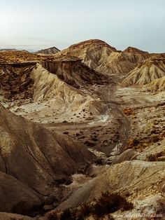 there are many hills in the desert that look like they're going to die