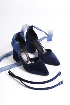 Navy Blue Formal Dress Shoes, Navy Blue Heels Aesthetic, Dark Blue Chunky Heels, Celestial Wedding Shoes, Navy Heels Wedding, Blue Wedding Shoes With 4-inch Heel, Blue Round Toe Court Shoes For Party, Blue Elegant Round Toe Block Heels, Blue Party Court Shoes With Round Toe