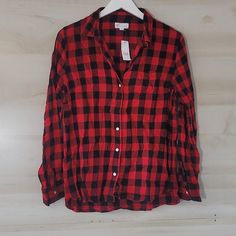 Gap Red And Black Plaid Button Down Collared Flannel Shirt. New With Tags Never Worn. Size Medium. Pink Flannel, Button Up Shirt Womens, Black And White Flannel, Madras Plaid, White Flannel, Big Shirt, Gingham Tops, Gap Denim, Womens Long Sleeve Shirts