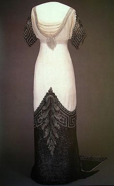 House of Worth for Queen Maude of Norway 1912 Photo by operafantomet Fashion 1910, House Of Worth, 1910s Fashion, 20th Century Fashion, Edwardian Dress, Antique Dress, Retro Mode, Vintage Gowns