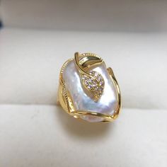 47372313395488 Pearl Rings, Metallic Party, Freshwater Pearl Ring, Bezel Set Ring, Pearl Set, Pearl Types, Baroque Fashion, Ring Style, Sapphire Gemstone