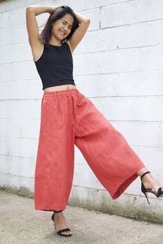 M E A S U R E M E N T S Waist 26 in. up to 40 in. (max with elastic band) Hips up to 54 in. Wide leg circumference 30 in. Inseam 23 in. Pocket 2 pockets Total length 35 in. Material High quality linen fabric M O D E L * Size US4 * Height 5 ft. 4 in. or 163 cm. With or without 4 in. high heels. These pants are a new addition to our linen pants collection. They're made with high quality linen with high end detailing and are tailored to make you look and feel your best! The pants are very roomy wit Summer Linen Parachute Pants With Loosely Fitted Hips, Spring Lagenlook Linen Pants, Lagenlook Linen Pants For Summer, Lagenlook Relaxed Fit Linen Pants, Linen Wide-leg Harem Pants, Baggy Linen Wide-leg Harem Pants, Baggy Linen Harem Pants, Relaxed Fit Linen Wide-leg Parachute Pants, Baggy Linen Trousers