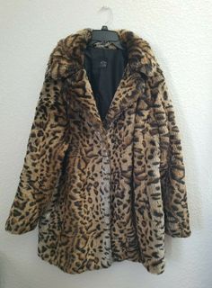 6th & LN Animal Faux Fur Coat Size L? Or XL Size tag is rip out but measures 24" armpit to armpit 32" long sleeve 25" long it needs cleaning, hooks are missing please see pictures selling as is. 90s Coat, Cool Coats, Leopard Coat, Little Outfits, Print Coat, Curvy Outfits, School Fashion