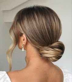 Simple Hairstyles For Gala, Mid Length Bridesmaid Hair, Bridal Hmu, Dance Hair, Formal Hair, Simple Prom Hair