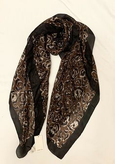 Gorgeous Chan Luu Square Scarf is 100% Silk. It is brown, black and white animal print. Perfect condition. NWT. No defects that I can see. Message me with any questions or if more measurements are needed. Always check measurements... Approximate Measurements: width: 38", approximate length: 38” Tag reads: 100% silk Feel free to check out my other items! Happy to combine shipping! ***Matching Prices: For store listings, if you see the exact item listed cheaper, please send me a link or an item nu Head Scarf Wrap, Silk Head Scarf, Black Silk Scarf, Silk Headscarf, Head Wrap Scarf, Black Animals, Chan Luu, Square Scarf, Black Silk