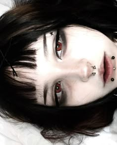 Dolly Emo Makeup, Makeup Ideas Alt, Goth Makeup Ideas, Makeup Ideas Aesthetic, Edgy Makeup