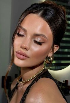 Glam Inspo Makeup, Full Glam Neutral Makeup, Simple Glamorous Makeup, Makeup For Updo Hair, Glowy Sparkly Makeup, Bronze Glowy Makeup Glam Wedding, Bridal Makeup Spring, Clean Girl Glam Makeup, Hoco Makeup Looks Natural Brown Eyes