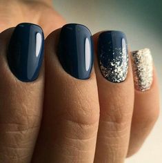 Gel Nails Ideas For Older Women, Short Nails Acrylic Dark Colors, Winter Gel Dip Nails, Shellac Nails Winter 2023, Navy Dipped Nails, Short Gel Nails Winter 2023, Navy Blue And Glitter Nails, Navy Blue Dip Nail Ideas, Navy Nail Inspiration