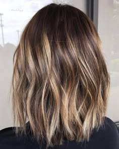 Brunette Lob, Brown And Blonde, Brunette Ombre, Blonde Streaks, Brunette Balayage, Brown Hair With Blonde Highlights, Brown Hair Balayage, Hair 2018