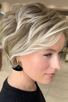 45 Ideas Of Short Shag Haircuts To Sport This Season - Love Hairstyles Longer Pixie Haircut, Short Shag, Haircuts For Curly Hair, Short Layered Haircuts, Shag Haircut