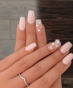 Neutral Prom Nails, Ongles Rose Pastel, Prom Nail Designs, Simple Gel Nails, Classy Acrylic Nails, Cute Gel Nails, Nail Swag, Acrylic Nails Coffin Short