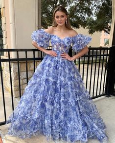 Tulle A-line Ball Gown With Fitted Bodice, Tulle Ball Gown With Voluminous Skirt, Voluminous Tulle Ball Gown Dress, A-line Tulle Dress For Prom Season, A-line Organza Gown For Prom Season, A-line Organza Gown For Prom, Tulle A-line Gown For Gala, A-line Tulle Gown For Gala, Organza A-line Dresses For Debutante Ball