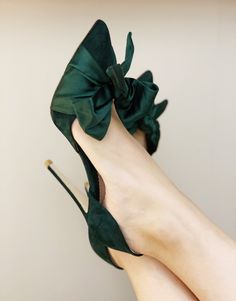 Shoe Inspiration, Evening Shoes, Fabulous Shoes, Shoe Closet, Dream Shoes, Shoe Obsession, Shoe Lover