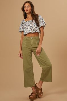 These high-rise cropped wide leg jeans are the perfect way to add a touch of vintage glamour to your wardrobe. The flattering fit and elongating silhouette will make you look and feel your best. Cropped Wide Leg Jeans, Vintage Glamour, Sweater Sale, Altar'd State, Bottom Clothes, Dress With Bow, Distressed Jeans, Wide Leg Jeans, Jeans Shop