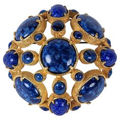 Attractive Kenneth Jay lane Faux Lapis Domed Crest Brooch. Faux lapis cabs are open set into textured matte gold metal , 1960's USA. Signed. 2.4" x 1" high. Van Cleef Arpels, Kenneth Jay Lane, Carolina Herrera, Matte Gold, Anklets, Brooches, Gold Metal, Metallica, Jay