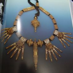 My Dreams - книжка с индийскими украшениями и не только Body Adornment Jewellery, Adornment Jewelry, Indian Jewelry Earrings, Gold Jewellry, Body Adornment, Native Jewelry, Bridal Jewellery Indian, Traditional Jewelry