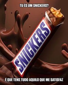 a chocolate bar with the word snickkers written in spanish on it, surrounded by melted chocolate