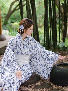 ❤︎Clean and neat white and blue flower all lace yukata set [Kimono + handbag + tabi❤︎ White Kimono Wedding Dress, Kimono Wedding Dress, Japanese Wedding Kimono, Pretty Kimonos, Festival 2024, Japanese Wedding, White Kimono, Yukata Kimono, Wedding Kimono