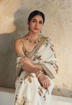 Off White Saree, Sabyasachi Sarees, Floral Print Sarees, Karisma Kapoor, White Saree, Stylish Sarees, Organza Saree, Indian Designer Outfits