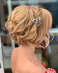 Short Hair 2022, Wedding Updos For Short Hair, Hairstyle Bridesmaid, Updos For Short Hair, Hair 2022, Wedding Updos, Short Hair Lengths, Boho Wedding Hair