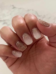 Gold Glitter Nails, Smink Inspiration, Sparkle Nails, Short Acrylic Nails Designs, New Year's Nails, Dipped Nails, Xmas Nails, Fancy Nails