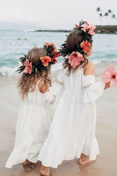 Beach Flower Girls, Phuket Beach, Boho Chique, Beach Wedding Flowers, Hawaiian Wedding, Wedding Flower Girl, Glass Slipper, Hawaii Wedding, Island Weddings