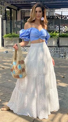 Mode Hippie, Stylish Dress Designs, White Skirt, Fashion Mode, Skirt Outfits, Fashion Tops, Stylish Dresses