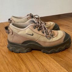 Sick Shoes You Know U Want Them. Worn Just A Few Times Sold Out Online Nike Lahar Low, Sick Shoes, Womens Outfits, Brown Sneakers, Shoes Nike, Hiking Shoes, Walking Shoes, Cute Shoes, Shoe Collection