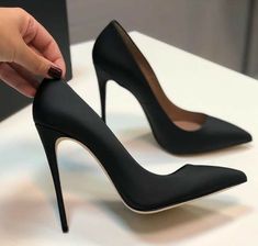 Elegant Shoes Heels, Happy Inspiration, Pretty Heels, Fancy Heels, Shopping Link, Heels Collection, Platform Shoes Heels, Fashion Shoes Heels, Platform Heels Boots