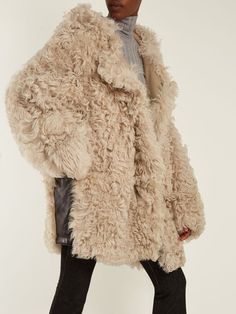 Layering Street Style, Acne Clothing, Shearling Coat Womens, Cool Coats, Winter Chic, January 22, Lovely Clothes, Weekend Wear