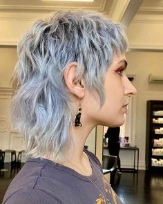 Modern Mullet Haircut, Punk Haircut, Shag Haircut Ideas, Short Punk Hair, Modern Shag Haircut, Shaggy Short Hair, Mullet Haircut, Shag Haircuts, Punk Hair