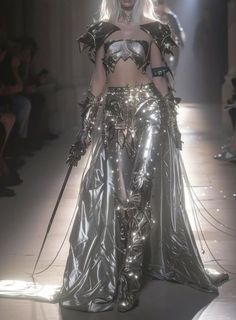 Female Armor, Futuristic Fashion, Fairytale Dress, Fantasy Dress, Fantasy Clothing, Fantasy Fashion, Mode Inspiration, Fancy Dresses, Costume Design