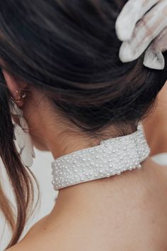 Ultra chic pearl statement choker. Size is adjustable with hook and eye closures as well as can overlap and connect. Wedding Necklaces, Bridal Choker, Custom Dress, Flower Choker, Statement Choker, Beads Bracelet Design, Modern Accessories, Choker Necklace Set, Bracelet Design