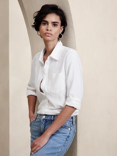 Classic Linen-Blend Shirt | Banana Republic Factory White Linen Shirt Outfit, Linen Shirt Outfit, Capsule Wardrobe Essentials, Oversized Button Down Shirt, Linen Shirts Women, Classic Style Outfits, White Linen Shirt, White Linen Pants, Spring Fashion Outfits