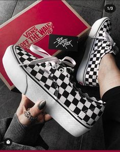 Tenis Vans, Vans Authentic, Crazy Shoes, Outfit Inspo Fall, Pretty Shoes, Shoe Obsession, Edgy Outfits, Wearing Black, Cute Casual Outfits