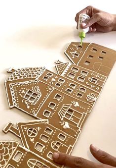 Christmas House Cutouts, Gingerbread Christmas Mantle, Cardboard Gingerbread House Ornaments, Gingerbread Cardboard Garland, Christmas Ornament Handmade, Cardboard Gingerbread House Village, Gingerbread House Outline Printable, Cardboard Gingerbread Village Diy, Gingerbread Christmas Tree Diy