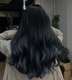 hair dark black blue tips hide underlights hidden highlights aesthetic japanese korean chinese asian straight curly inspiration tiktok 2022 silky Dark Tinted Hair, Asian Hair Color Blue, Black With Blue Highlights Hair, Black Tinted Hair, Black Dark Blue Hair, Black Blue Highlights Hair, Black Blue Tint Hair, Dark Blue Asian Hair