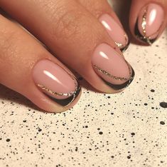 Pretty Nail Art Designs For Short Nails, Gel Hybrid Nails, Natural Nail Shellac Designs, Unusual French Tip Nails, Natural Nail Designs On Real Nail, Alternative French Tip Nails, Unusual Nail Designs, Nail Halloween, Cartoons Movies