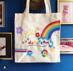 Lukis Tote Bag, Desain Totebag Aesthetic, Totebag Lukis, Totebag Painting Ideas, Diy Tote Bag Painting Ideas, Totebag Painting, Totebag Aesthetic, Diy Bag Painting, Diy Tote Bag Design